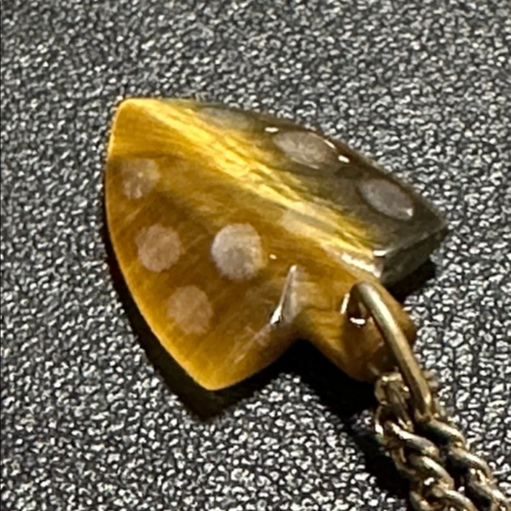 Avon 1981 Tiger Eye Arrowhead Gold Tone 20” Men’s Necklace